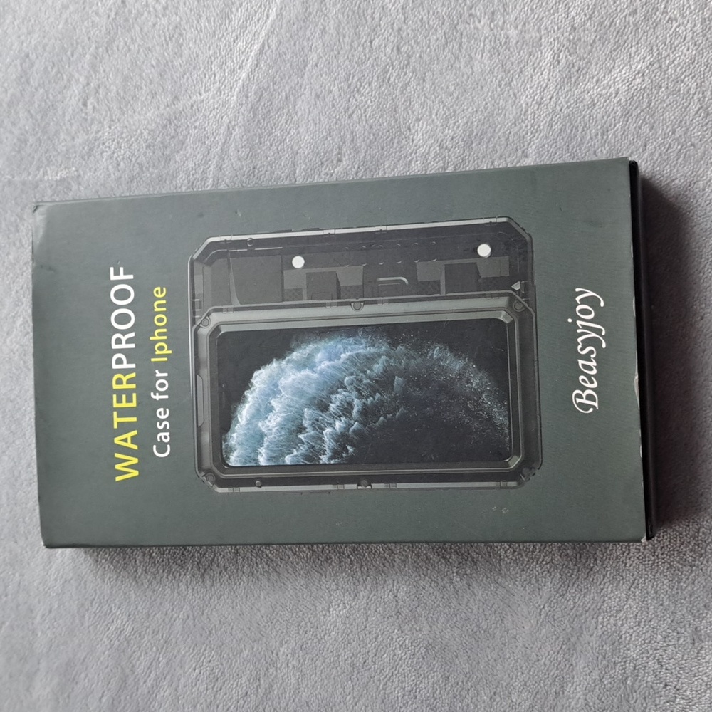 New in Box Beasyjoy Waterproof Case for Iphone 7/8 Camo